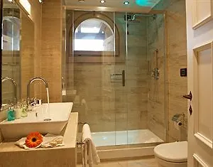 https://la-villa-del-re-adults-only.in-sardinia.net