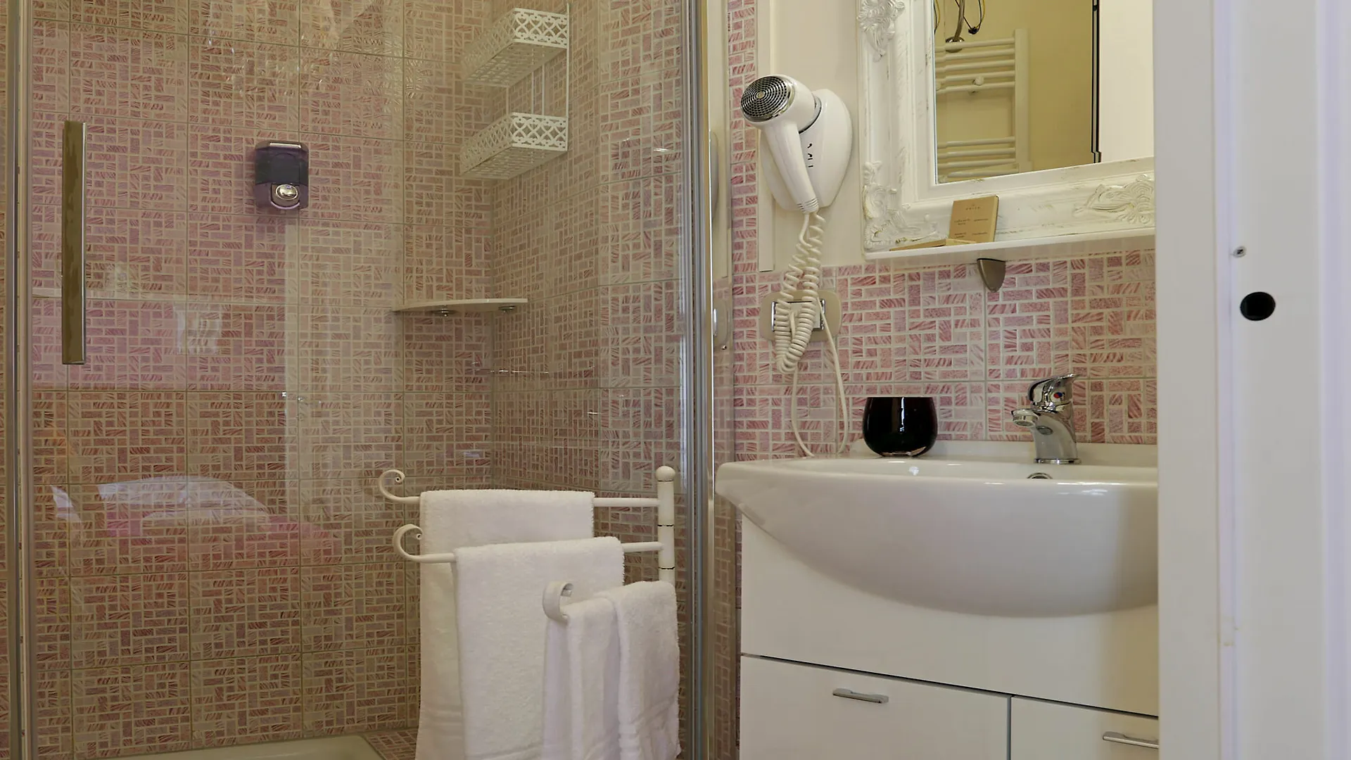 Piazzetta De' Monti Suites Roma